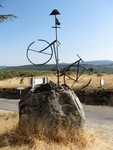 Denkmal für einen verunglückten Radpilger